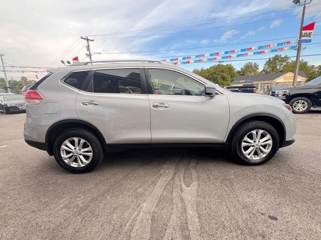 2016 nissan rogue sv