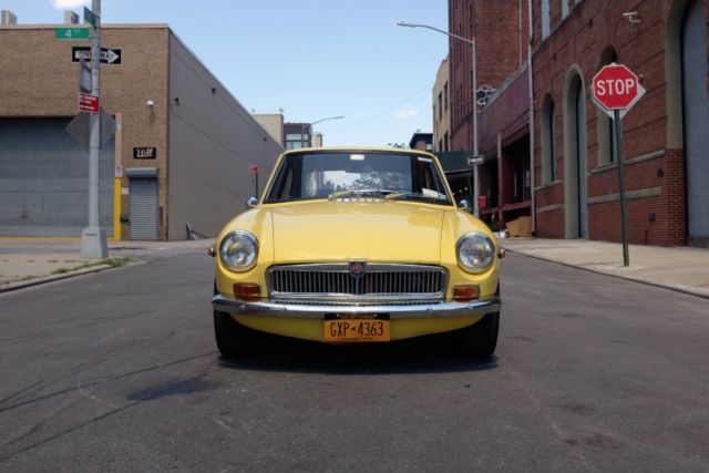 1970 mg – mgb gt (rare, split bumper, overdrive)