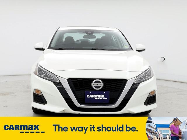 2021 nissan altima sv