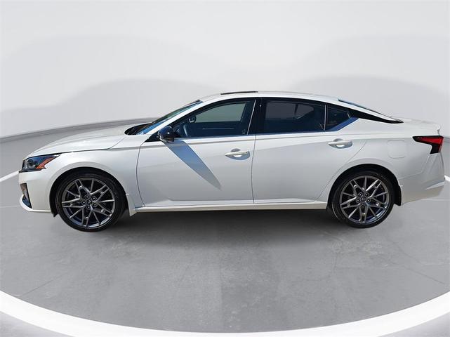 2023 nissan altima 2.0 sr