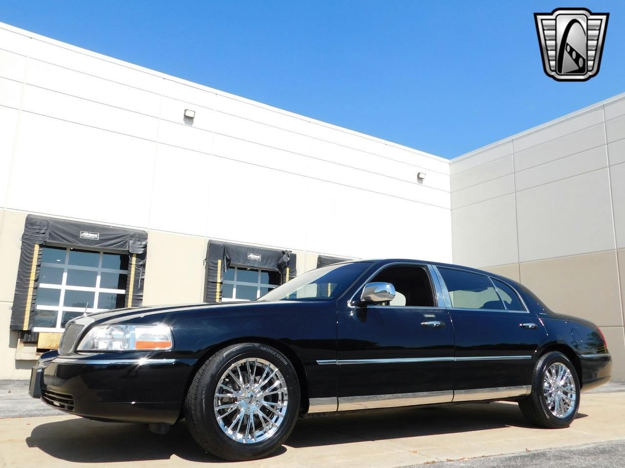 2011 lincoln town car