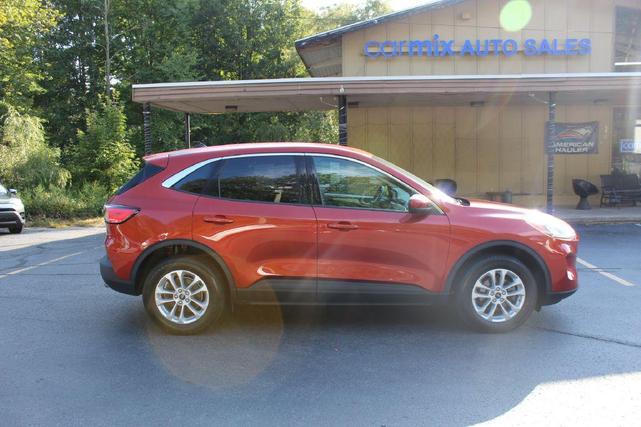 2020 ford escape se
