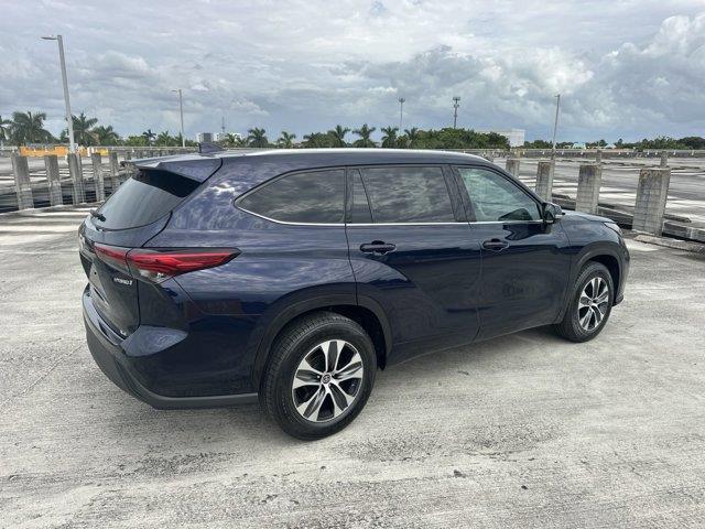 2022 toyota highlander hybrid xle