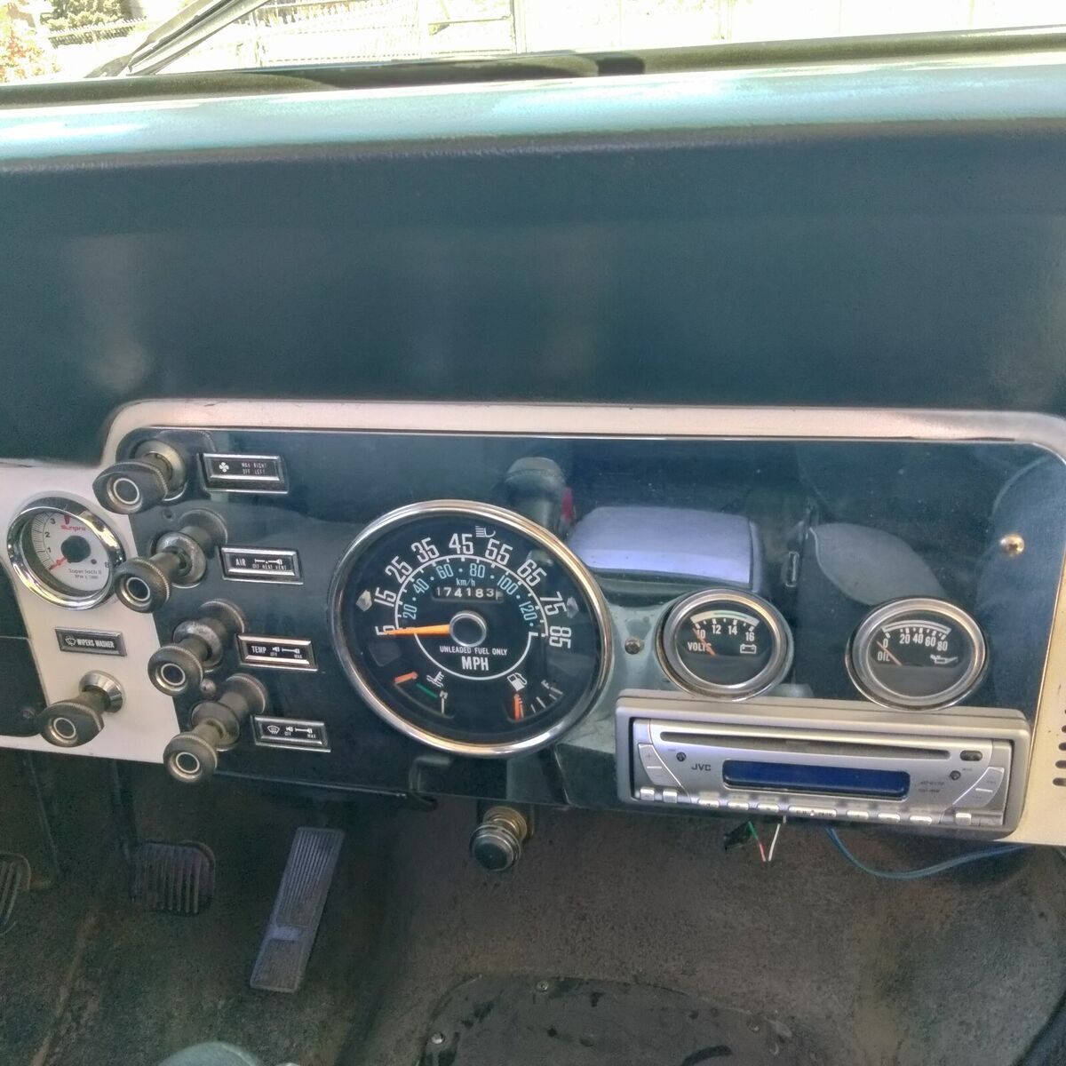 1986 jeep cj-7. 5 speed, dana 44. hardtop and hard doors included!