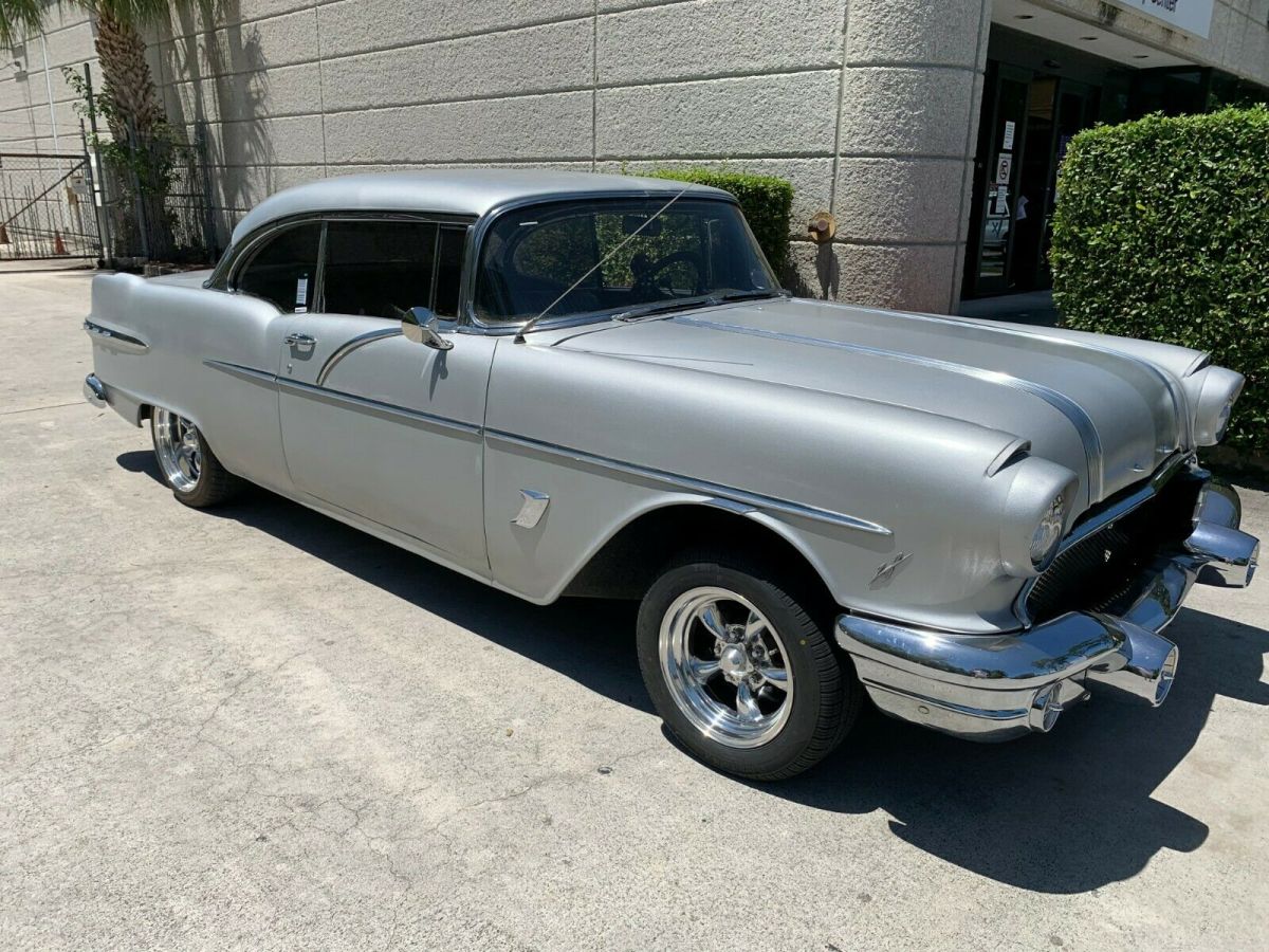 1956 pontiac chieftain 2 door no post. star chief. power front disc brakes