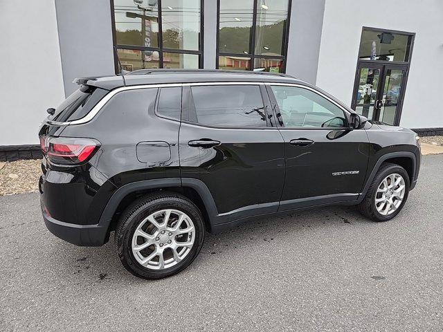 2023 jeep compass latitude lux