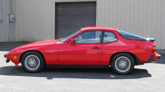 1982 porsche 924 turbo 77,900 miles red 2 door 4 cylinder engine 2.0l/121 manual