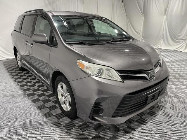 2020 toyota sienna le