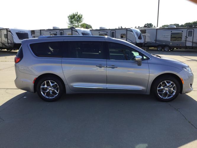 used 2017 chrysler pacifica limited lennox, sd 57039 for sale in lennox, south dakota