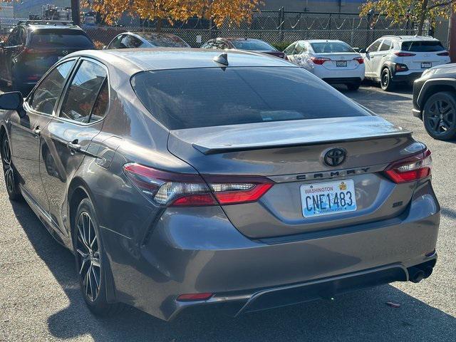 2022 toyota camry se