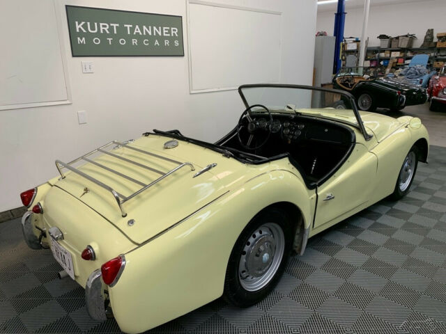 1958 triumph tr3a roadster. 4-spd. disc wheels. older restoration. nice driver