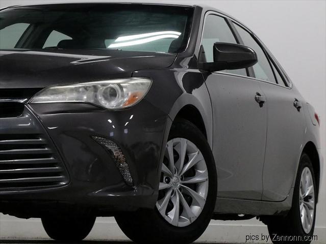 2016 toyota camry le