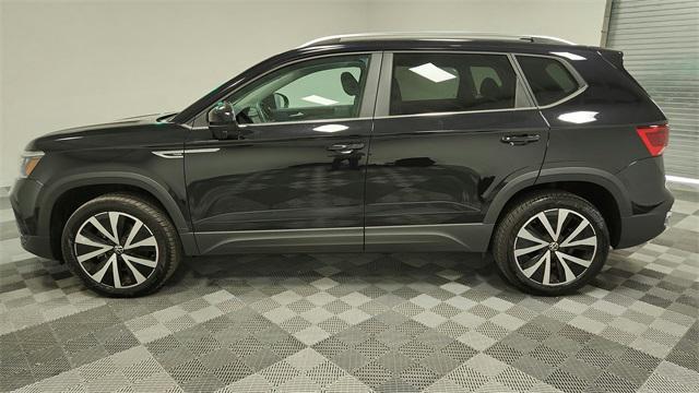 2023 volkswagen taos 1.5t se