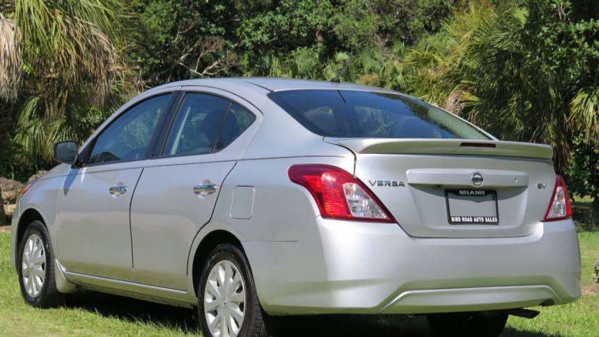 2018 nissan versa sv