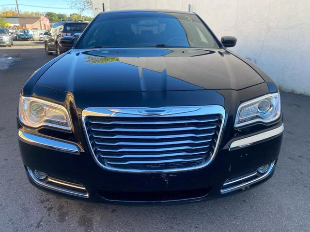 2013 chrysler 300 base