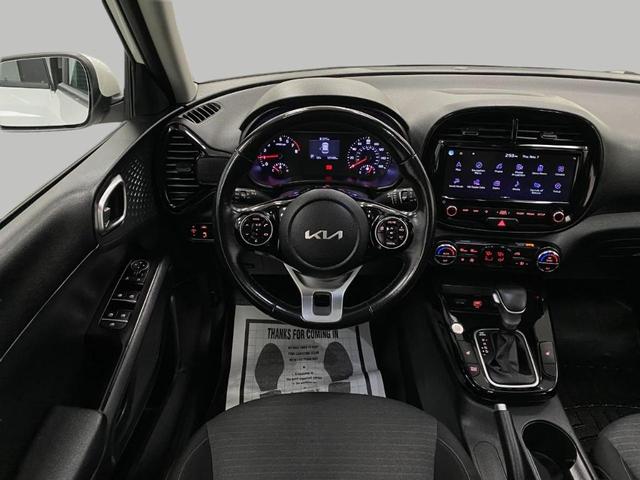 2022 kia soul ex