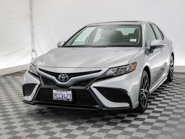 2022 toyota camry se