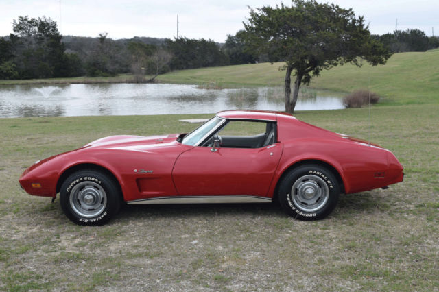 1976 chevrolet corvette stingray coupe 2-door 5.7l red l82