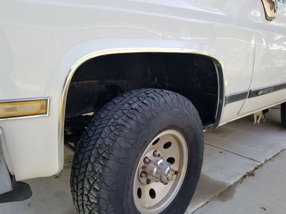 1989 chevrolet blazer k5 suv white 4wd automatic v10