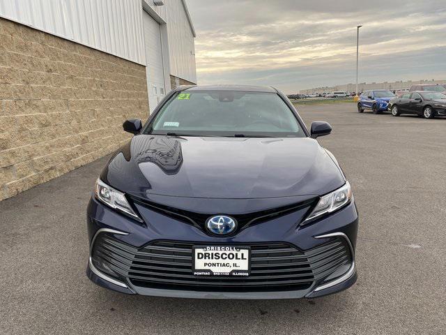 2021 toyota camry le