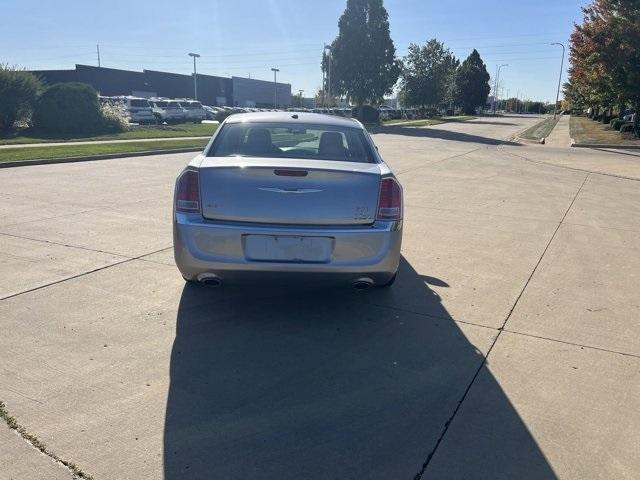 2013 chrysler 300 base
