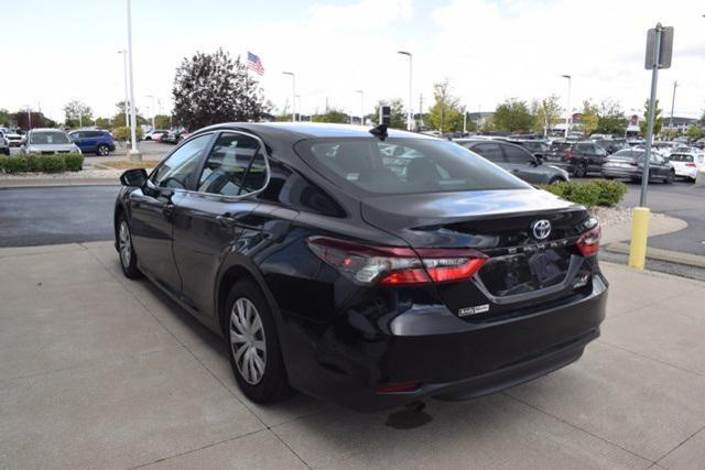 2022 toyota camry le
