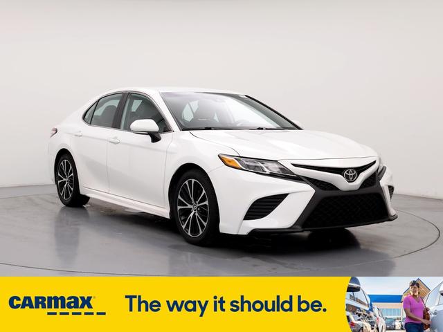 2020 toyota camry se