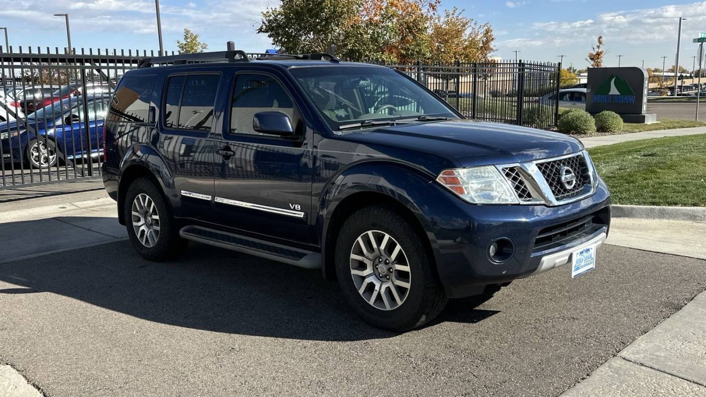 2011 nissan pathfinder le v8