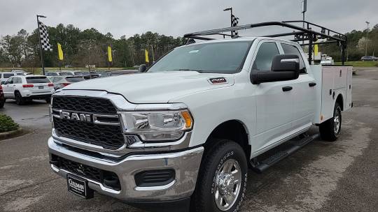 new 2023 ram 2500 tradesman crew cab 8' box 4wd