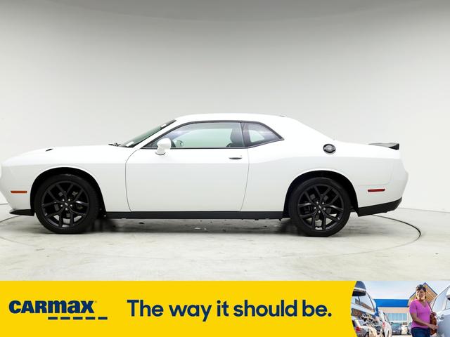 2020 dodge challenger sxt