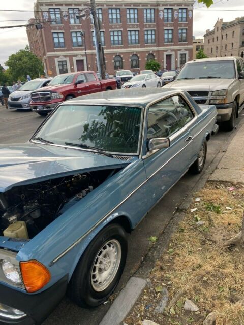1982 mercedes-benz 300 cd