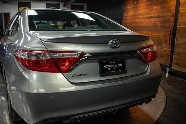 2016 toyota camry se