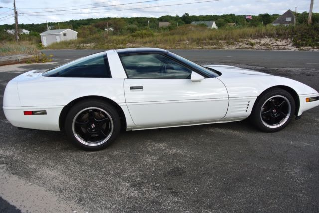 1992 corvette lt1 6 speed very low miles - looks and runs like new!