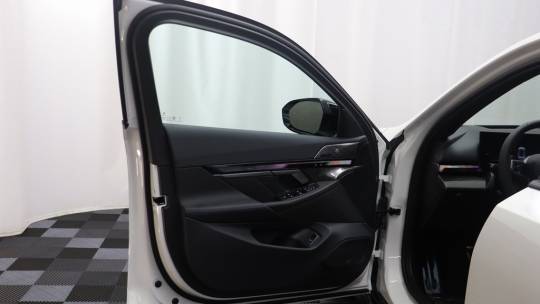 2024 BMW i5