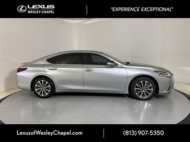 2022 lexus es 300h 300h
