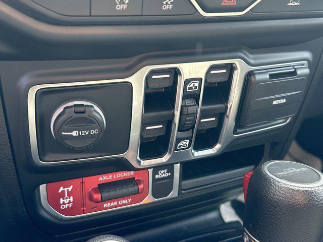 2022 jeep gladiator mojave