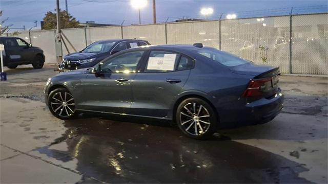 2024 volvo s60 recharge plug-in hybrid t8 core dark theme
