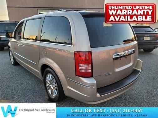 2008 chrysler town & country in secaucus, new jersey