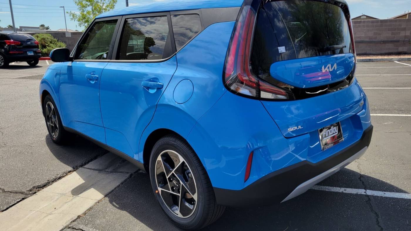 2023 kia soul ex