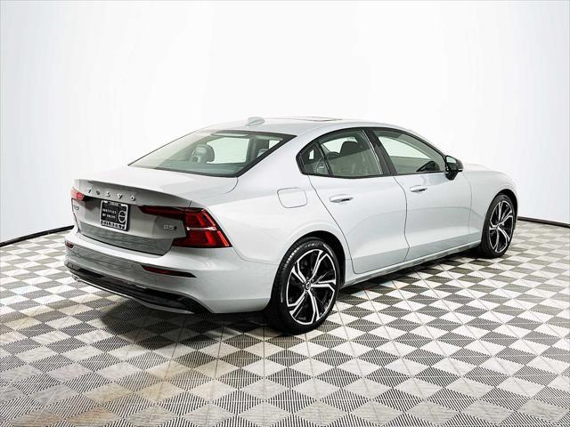 2024 volvo s60 b5 core dark theme