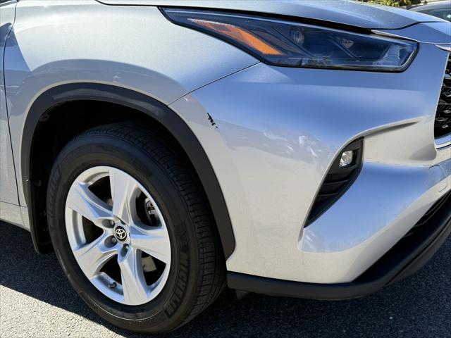2023 toyota highlander le