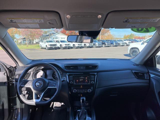 2020 nissan rogue sv