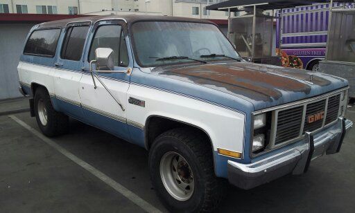 1987 gmc suburban 2500 sierra classic 95,000 actual two owner miles