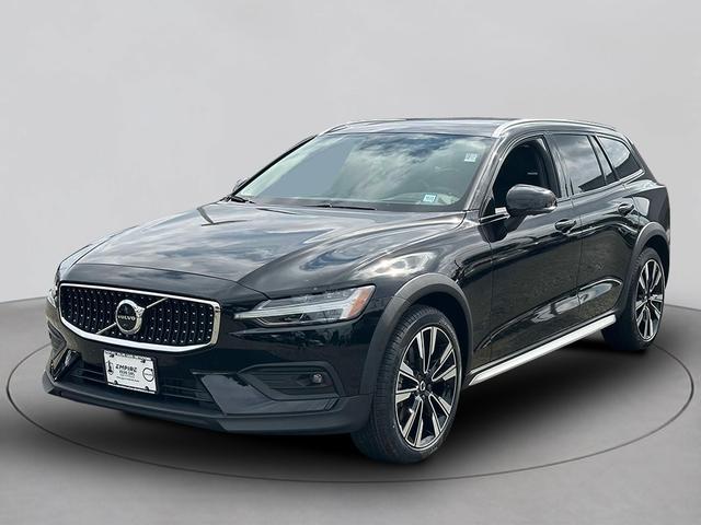2023 volvo v60 cross country b5 awd ultimate