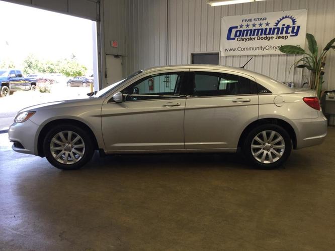 used 2012 chrysler 200 touring sedan spencer, in 47460 for sale in adel, indiana