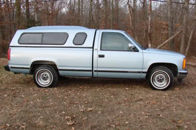1992 gmc sierra 1500 pickup truck with cap