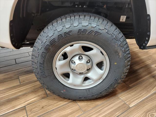 2023 toyota tacoma sr