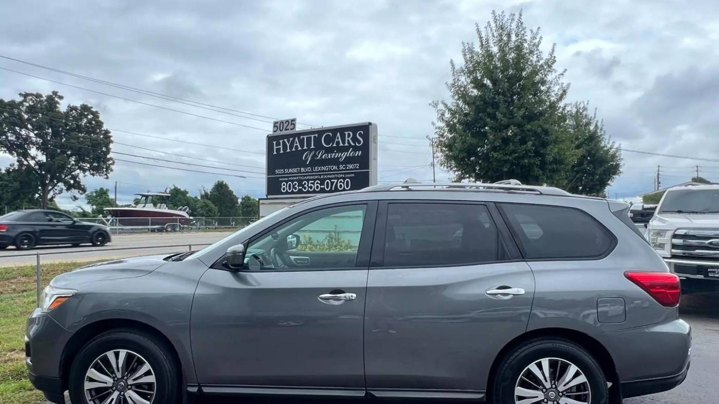 2017 nissan pathfinder sv