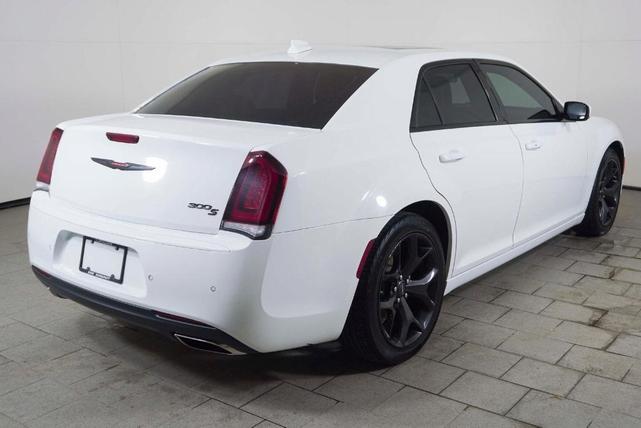 2022 chrysler 300 s