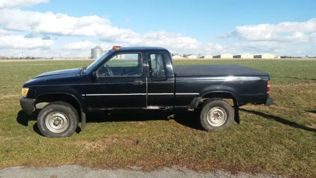 1989 toyota truck four wheel drive, extra cab, v 6, automatic
